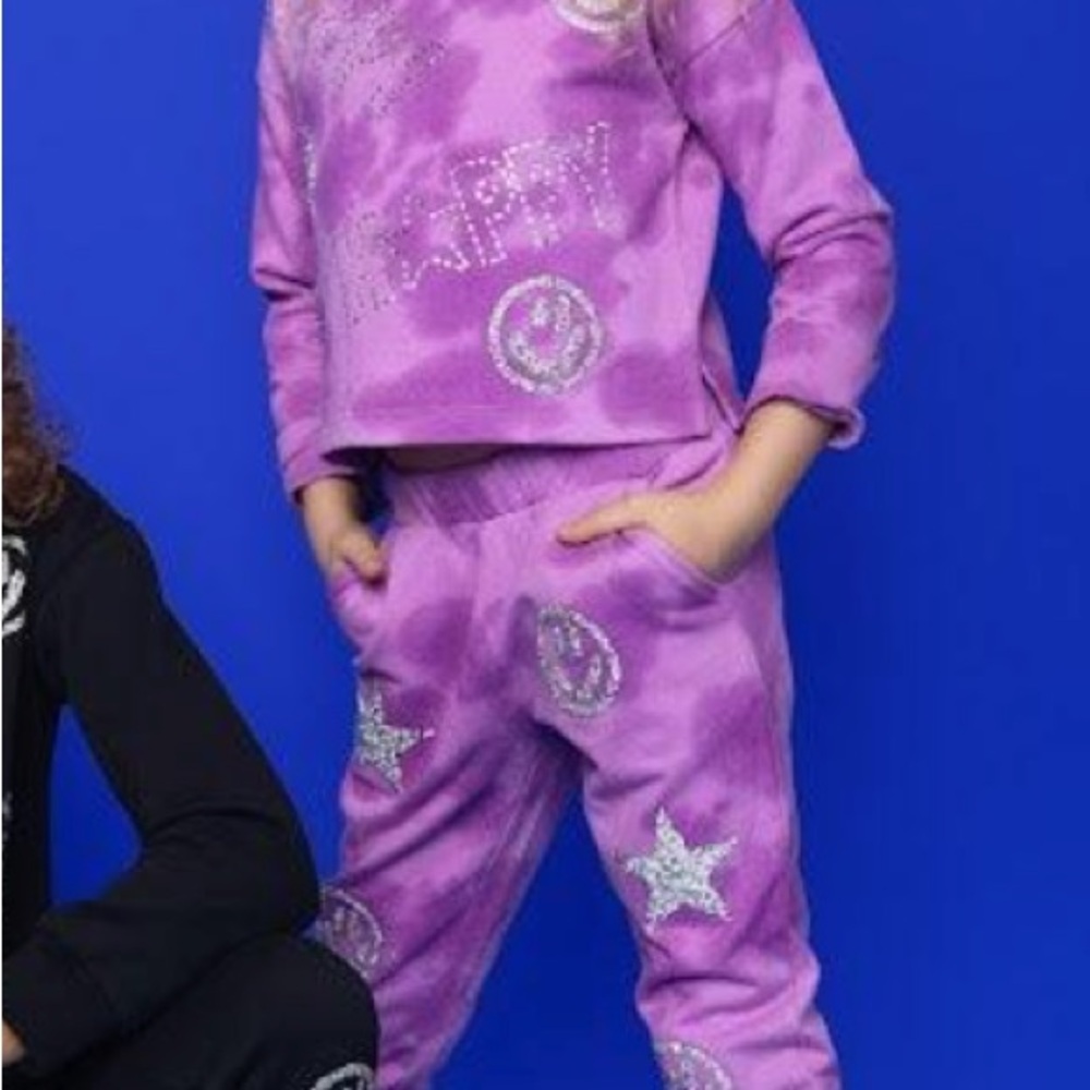 Mia NY Icon Girls Sweatsuit. Sweatshirt and joggers.